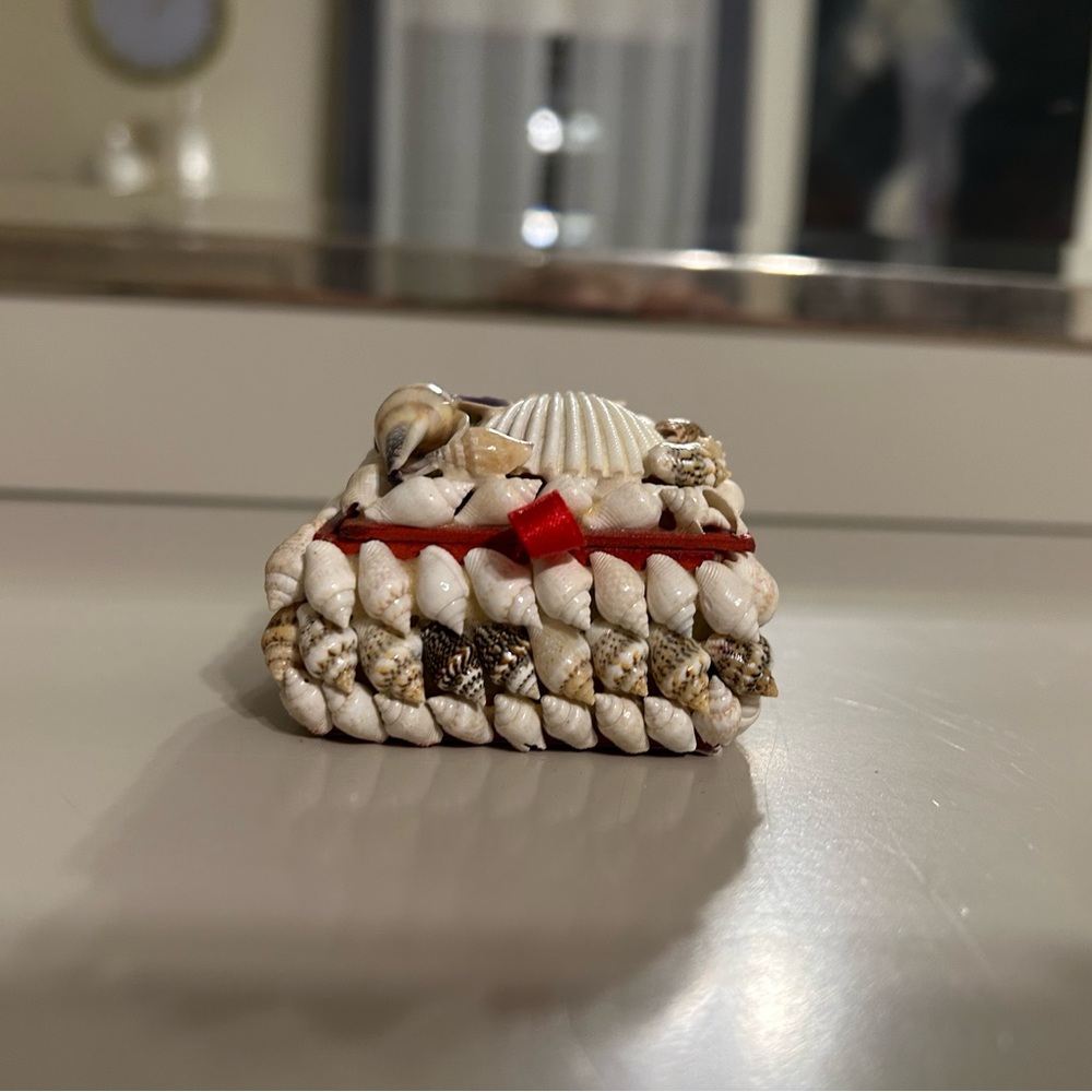 Two Shell Trinket Boxes - Picture 7 of 11